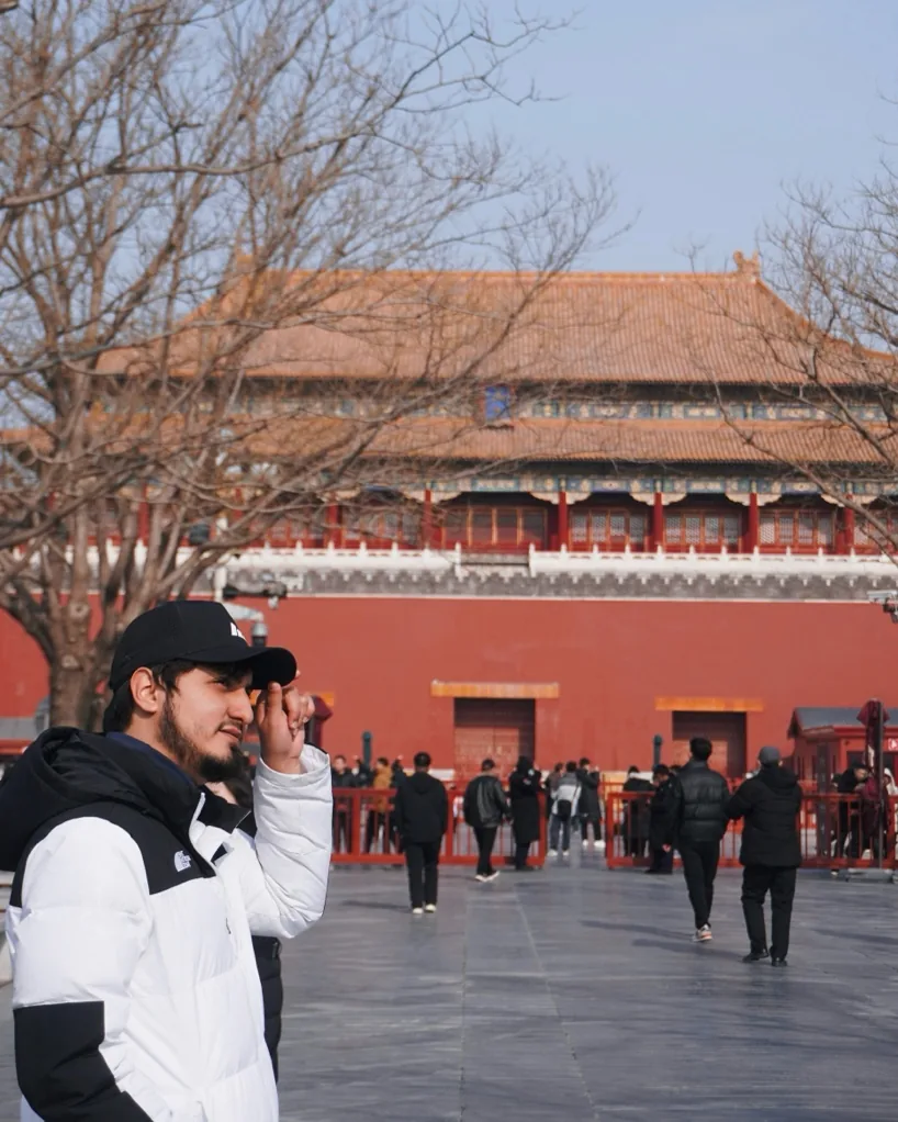 Anthsk in front of the Forbidden City, Beijing