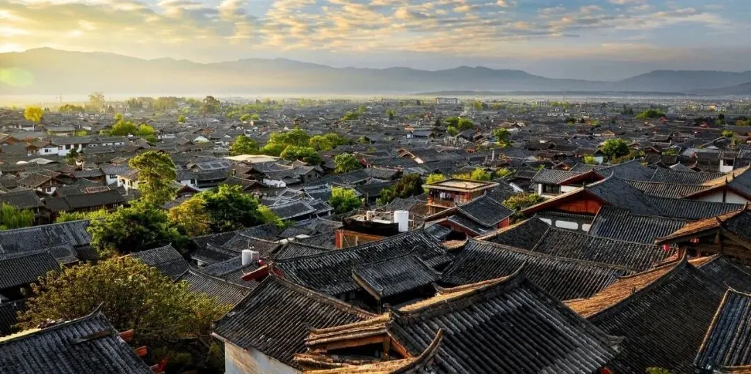 The rooftops of Lijiang’s old town